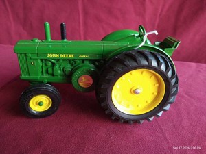 Die-Cast John Deere Model R Diesel Tractor