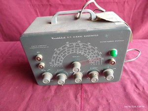 Vintage Heathkit R.F. Signal Generator