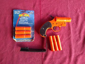 Vintage Flare Gun & Flares