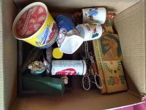 Treasure Hunt Vintage Box - Mostly Kitchen Themes