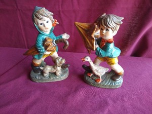 (2) Hummel Style Porcelain Figures