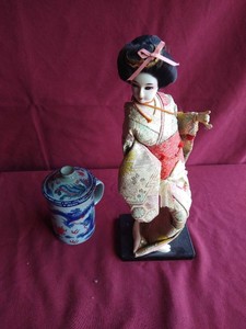 (2) Asian Items - Mug With Lid & Geisha Figurine