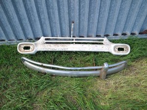 Vintage Chevrolet Grill & Unmarked Bumper