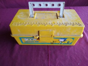 Vintage Plastic Snoopy Tackle Box