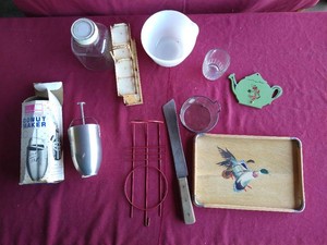 Vintage Mixed Treasure Hunt Lot - Mostly Kitchen