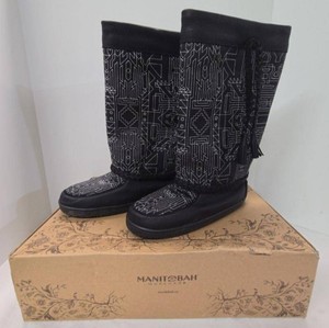 Manitobah Mukluks Caroline Monnet Tamarack Boots Black Size 7