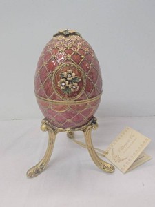Collette et Cie Egg Music Box Pink Floral Waltz of the Flowers