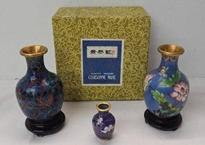 Lot of Assorted Chinese Cloisonne Vases w Box & Wooden Stands