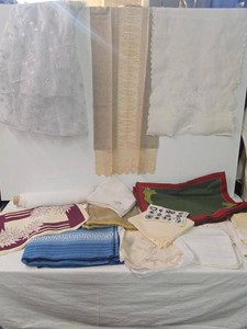 Mixed Table Linens Lot Placemats Napkins Runners Embroidered Holiday