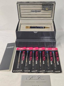 Parker Duofold Marbled Blue Ballpoint Pen Set w Box & Refills