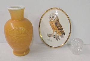 Goebel Barn Owl Plaque, Avon Amber Spring Vase &amp Crystal Owl Figurine&nbsp