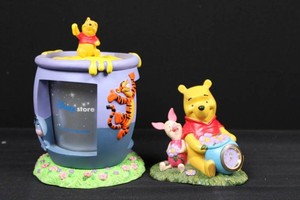 Disney Store Winnie the Pooh Decor & Clock (not tested)