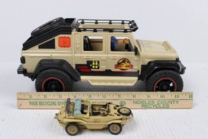 Jurassic World Jeep & Die-Cast Utility Vehicle Mixed Lot - 2pc
