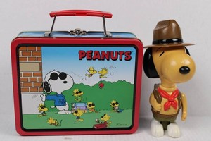 Peanuts Metal Lunchbox & Snoopy Figure Mixed Lot