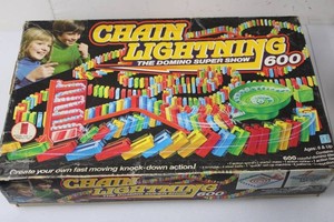 Vintage Hasbro Chain Lightning 600 Domino Super Show Game