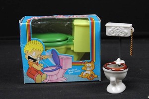 Vintage Artful Toilet Novelty Figurine LT335 With Original Box