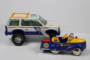 Vintage NAPA Auto Parts SUV & Tow Truck Mixed Lot