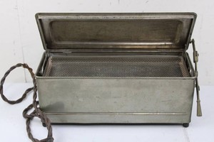 Vintage Metal Countertop Warming Appliance - Hinged Lid (not tested)