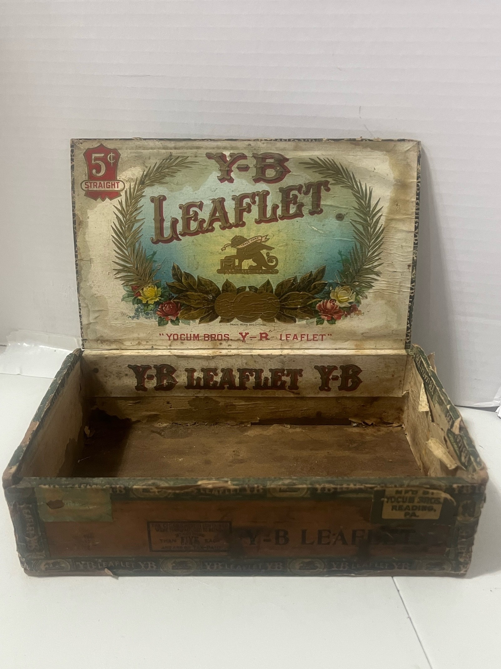 Vintage Y-B Leaflet Wooden Cigar Box Yocum Brothers Est. 1879
