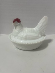Vintage Westmoreland Milk Glass Hen on Nest