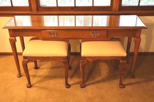 Vintage Ethan Allen Console Table with 2 Matching Stools