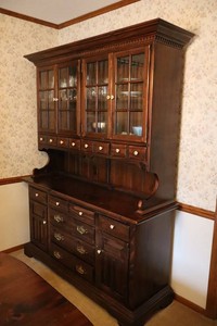 Ethan Allen Lighted HutchConsole