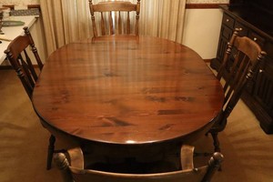 Ethan Allen Pedestal Dining Table & 4 Chairs