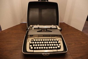 Vintage Smith Corona Galaxie Deluxe Portable Typewriter