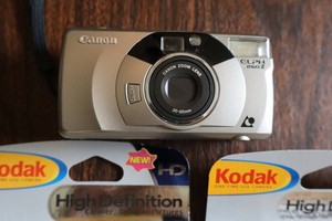 Canon ELPH 260 Z & Kodak HD Disposable Cameras - 3-Camera Mixed Lot