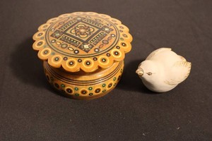 Vintage Ukrainian Wood Inlay Trinket Box & Ceramic Bird Mixed Lot