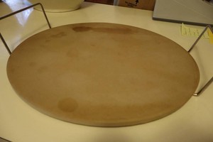 Pampered Chef 15in Round Pizza Stoneware With Metal Handles