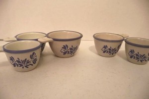 Pfaltzgraff Yorktowne Stoneware Measuring Cups (Lot of 5)