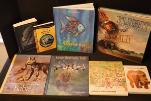 Childrens Books & Pop-Up Aviation Book (Lot of 8)