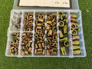 320 Piece Rivet Nut Kit