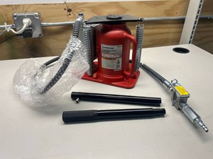 Strongway 20 Ton Stubby Welded AirHydraulic Bottle Jack