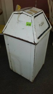 United Metal Trash Can