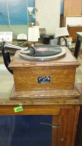 Vintage Victor Talking Machine, Model VV-VI