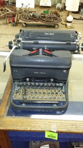 Vintage Smith-Corona Super-Speed Typewriter