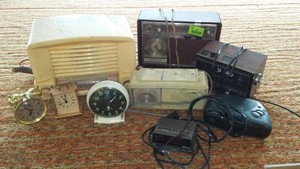 Assorted Vintage Radios and Alarm Clocks (9)