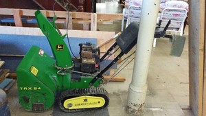 John Deere Trax 24 in. Snow Blower