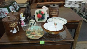Lincoln Beautyware Canisters and Vintage Collectibles