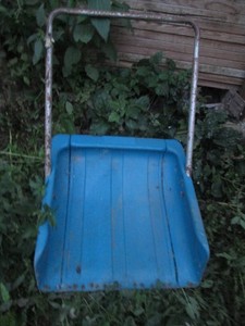Large capacity push shovel