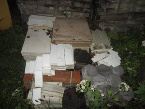 Pallet of assorted tile