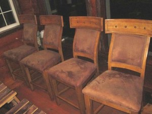 4 Classy chairs with clean upholstey