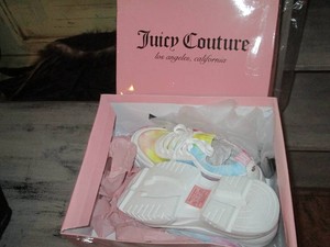New size 6 Juicy Couture shoes