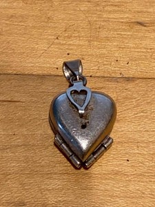 Vintage Heart Photo Locket Pendant Silver Tone Hinged Charm 1in