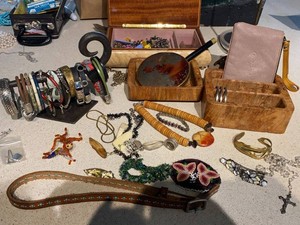 Group Vintage Costume Jewelry Accessories Wood Boxes & Belt Mix