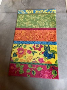 Colorful Floral Accent Area Rug Multicolor Hooked Style 5 x 3