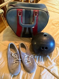 Brunswick Black Beauty Bowling Ball Bag & Bowling Shoes Set