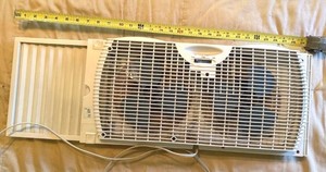 Holmes Dual Blade Window Fan With Expandable Side Panels 25in